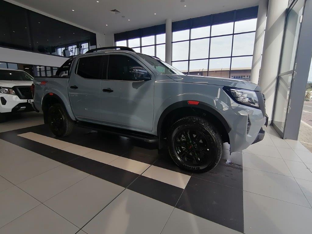 NISSAN NAVARA 2.5DDTI PRO-4X 4X4 