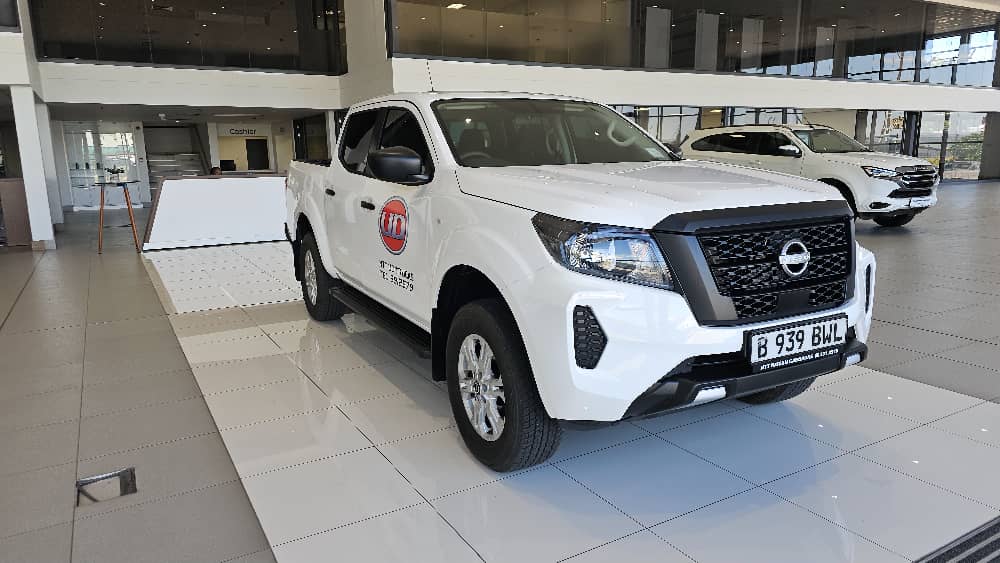 NISSAN NAVARA 2.5DDTI SE PLUS  for Sale in South Africa