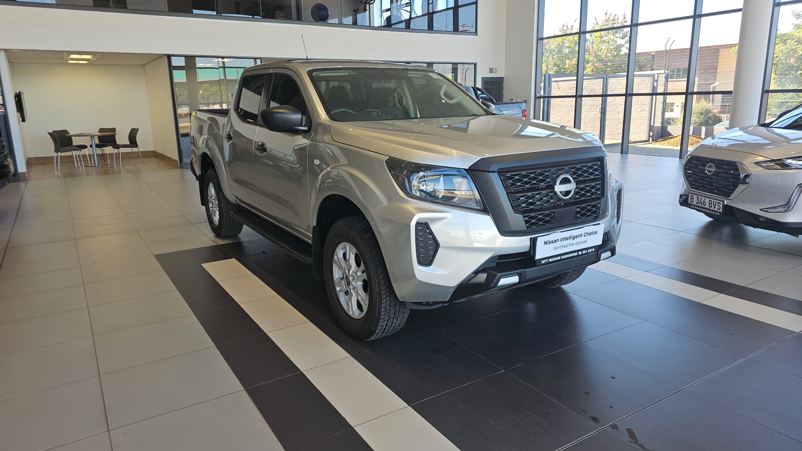 NISSAN NAVARA 2.5DDTI SE PLUS  for Sale in South Africa