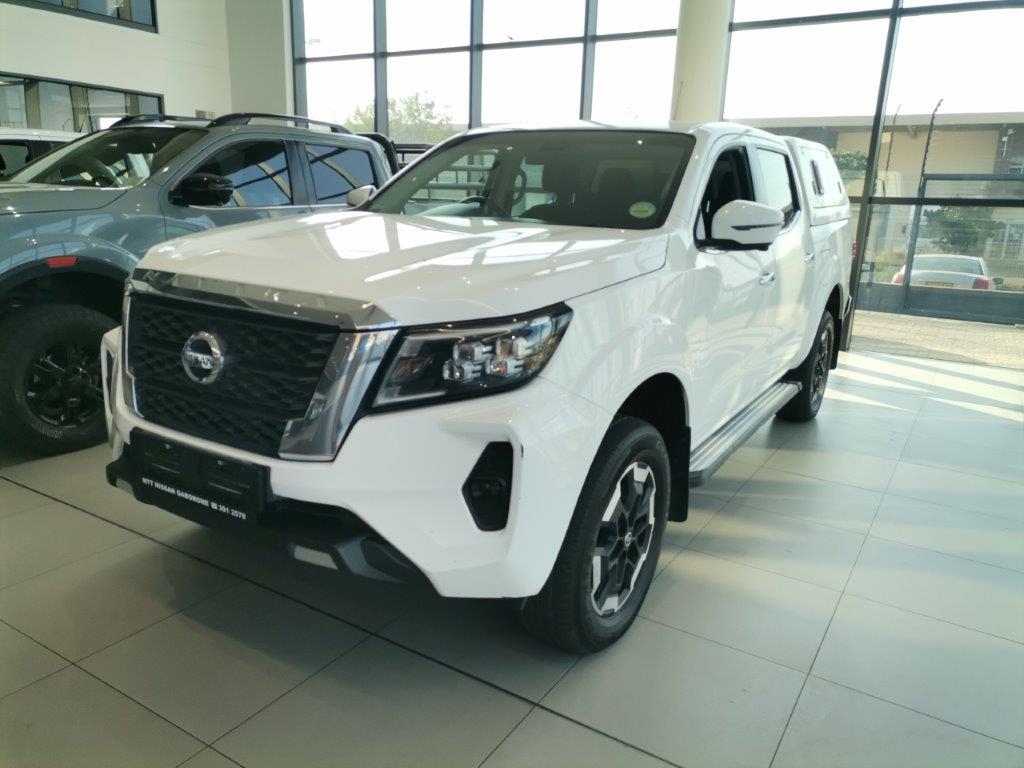 NISSAN NAVARA 2.5DDTI LE 4X4  for Sale in South Africa