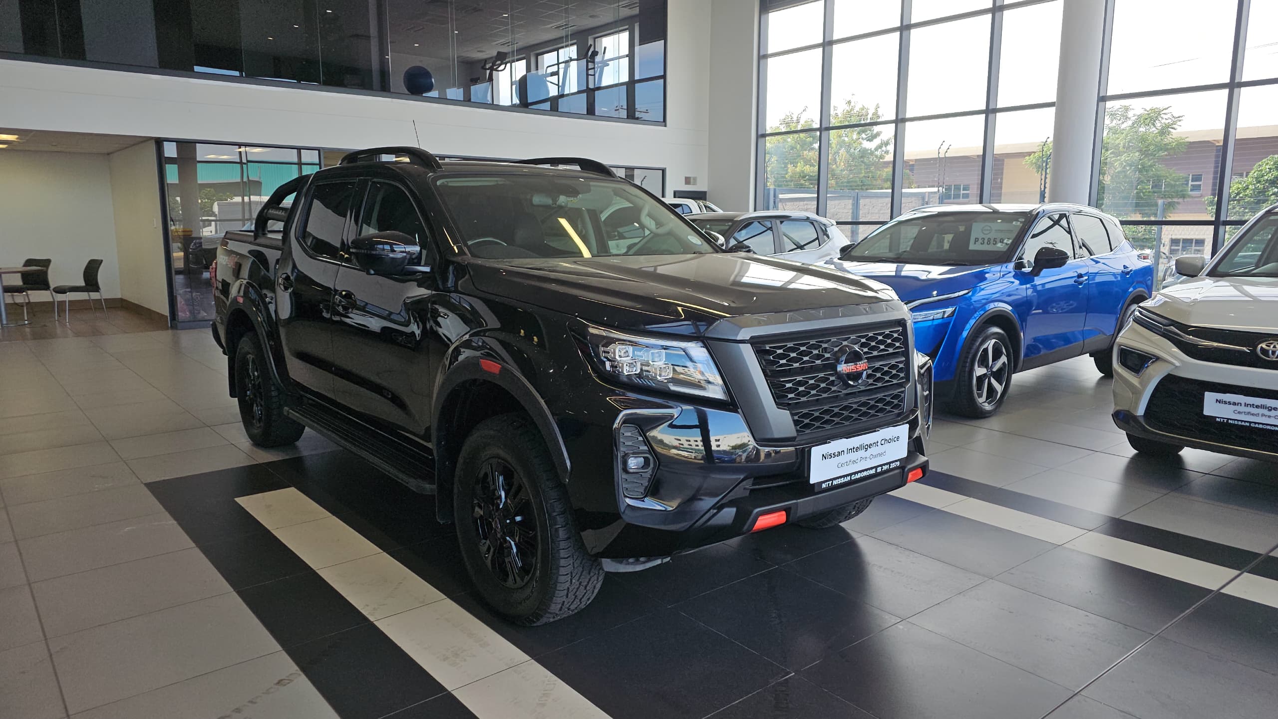 NISSAN NAVARA 2.5DDTI PRO-4X 4X4  for Sale in South Africa