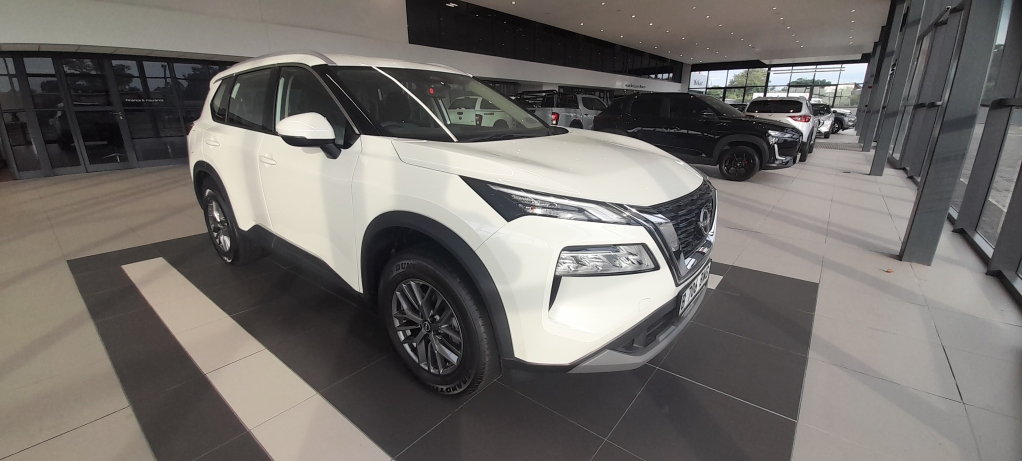 NISSAN X TRAIL 2.5 VISIA CVT for Sale in South Africa