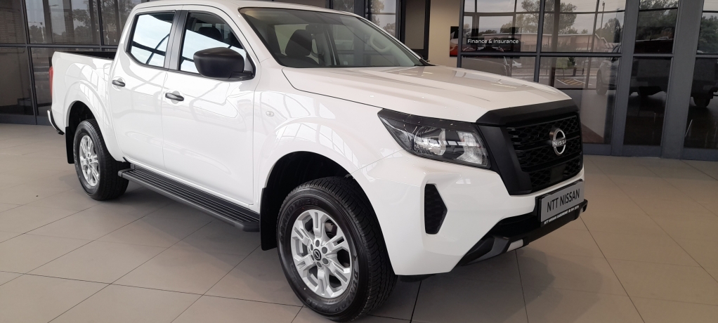 NISSAN NAVARA 2.5DDTI SE PLUS  for Sale in South Africa