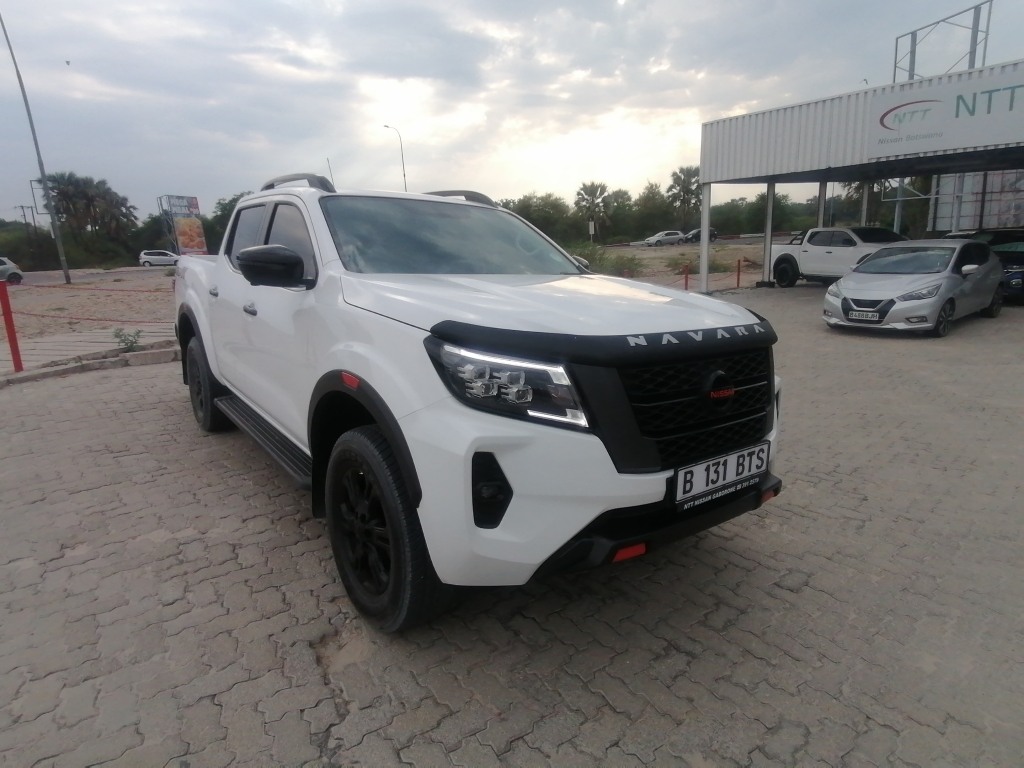 NISSAN NAVARA 2.5DDTI PRO-4X 4 for Sale in South Africa