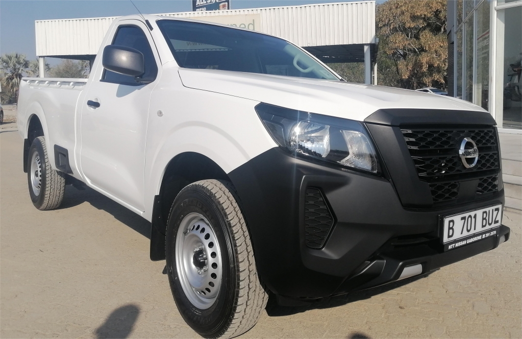 NISSAN NAVARA 2.5DE XE 