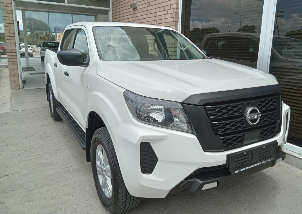 NISSAN NAVARA 2.5DDTI SE PLUS 4X4  for Sale in South Africa