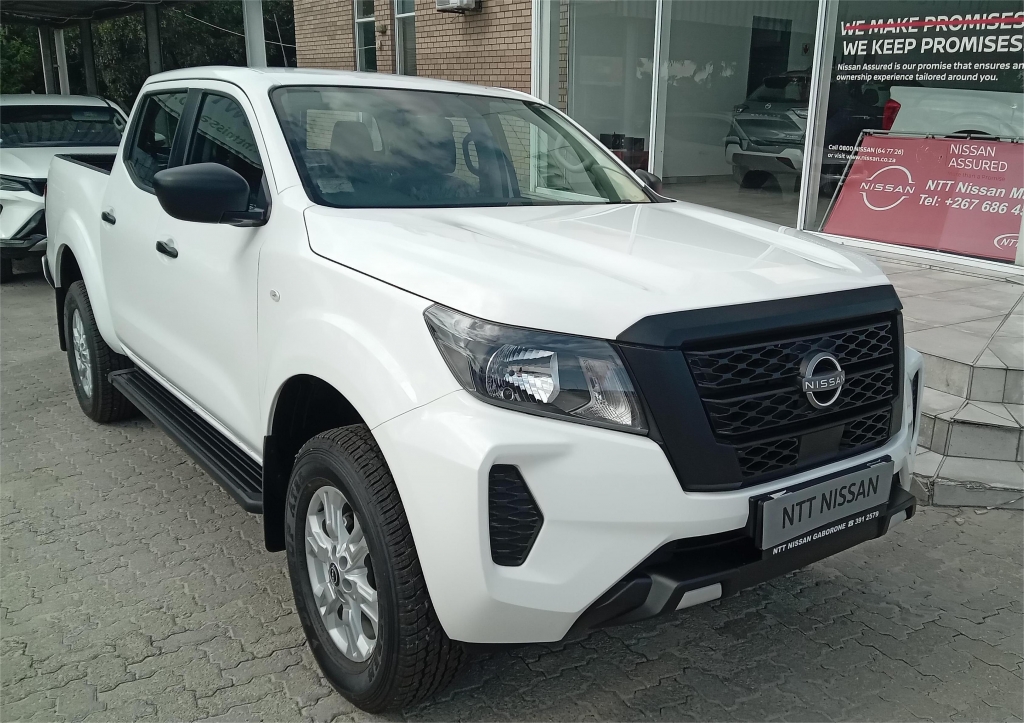 NISSAN NAVARA 2.5DDTI SE PLUS  for Sale in South Africa