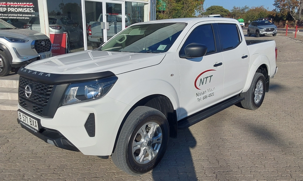 NISSAN NAVARA 2.5DDTI SE PLUS 4X4  for Sale in South Africa