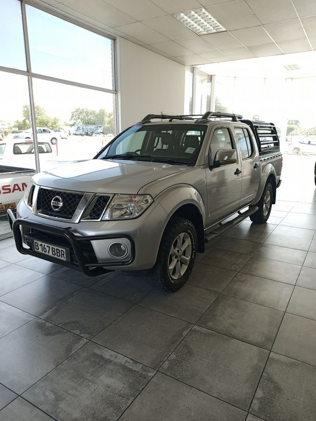 NISSAN NAVARA 2.5 dCi LE 4X4  for Sale in South Africa