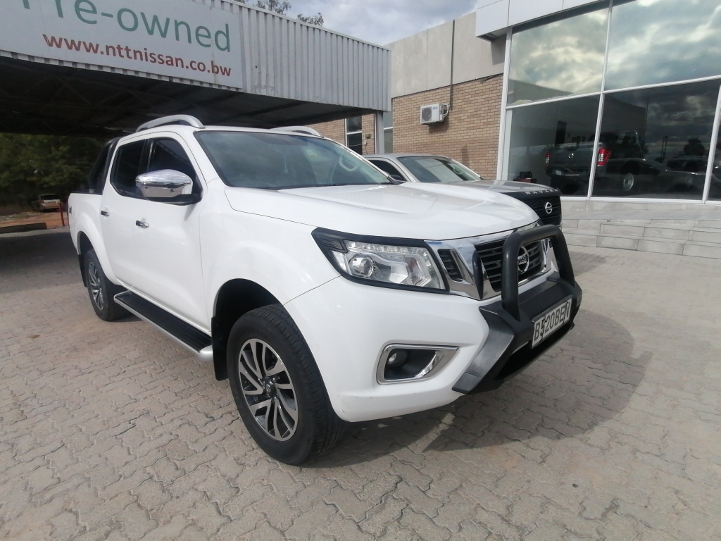 NISSAN NAVARA 2.3D LE 4X4  for Sale in South Africa
