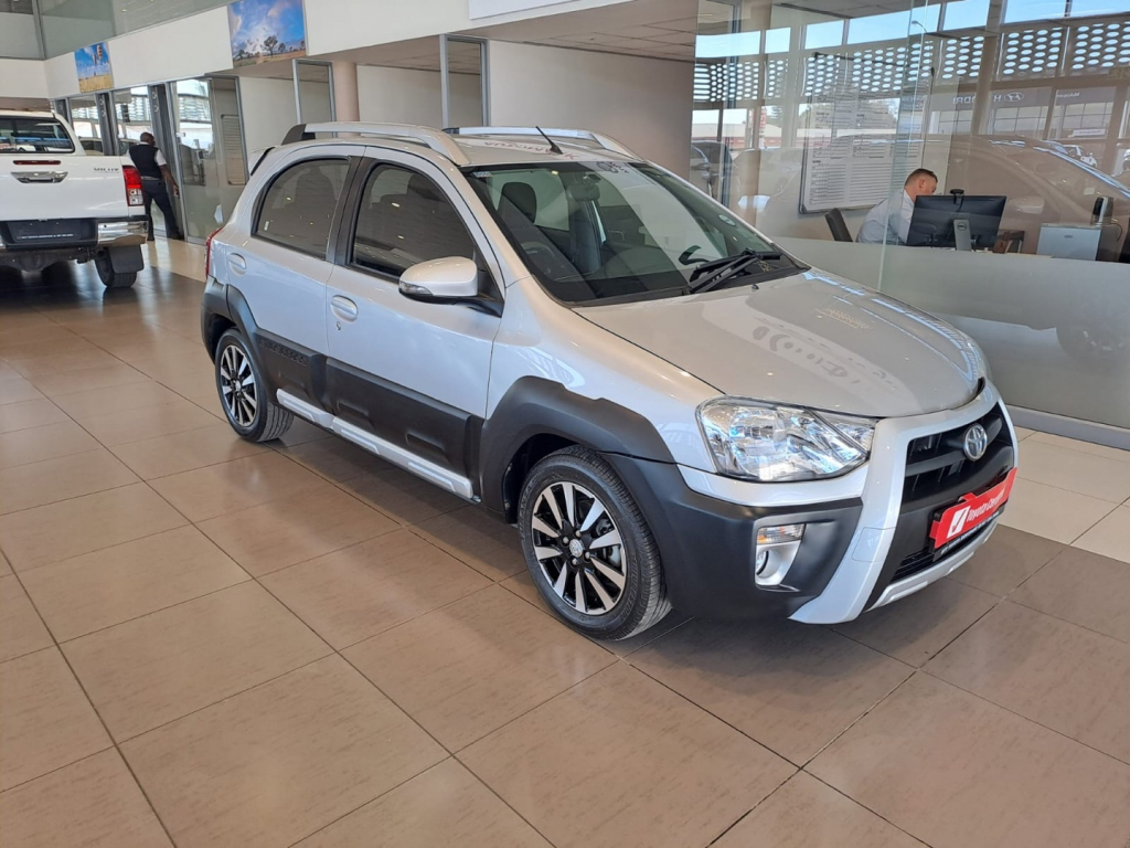 TOYOTA ETIOS CROSS 1.5 Xs 5Dr for Sale in South Africa