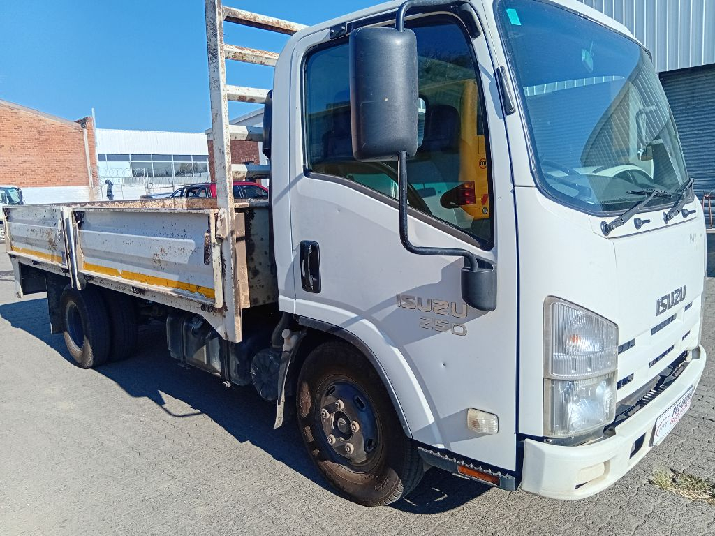 ISUZU NMR 250 AMT  for Sale in South Africa