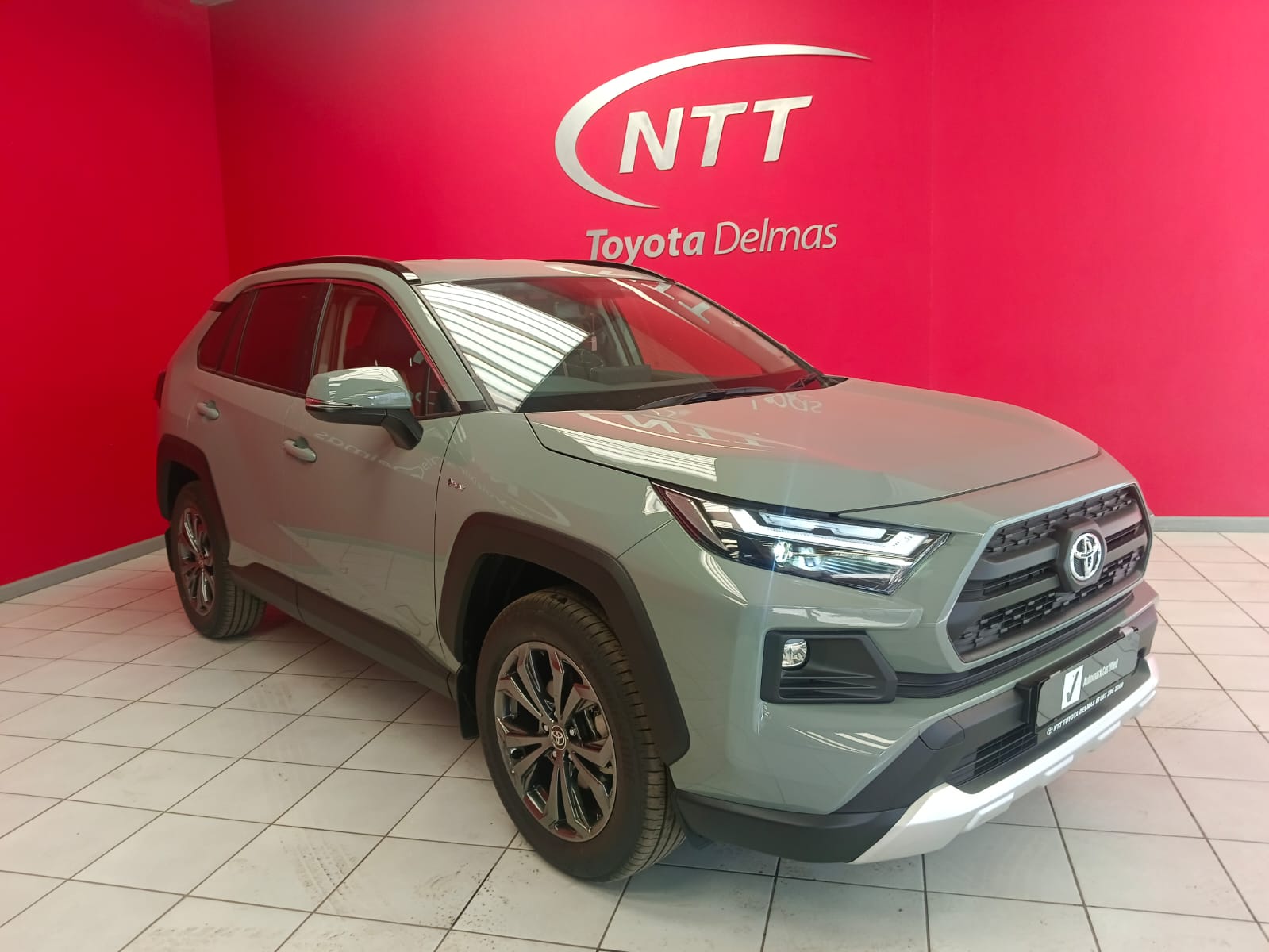 TOYOTA RAV4 2.5 GX-R HYBRID CVT E-FOUR for Sale in South Africa