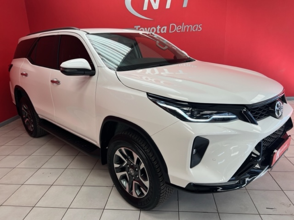 TOYOTA FORTUNER 2.4GD-6 4X4 
