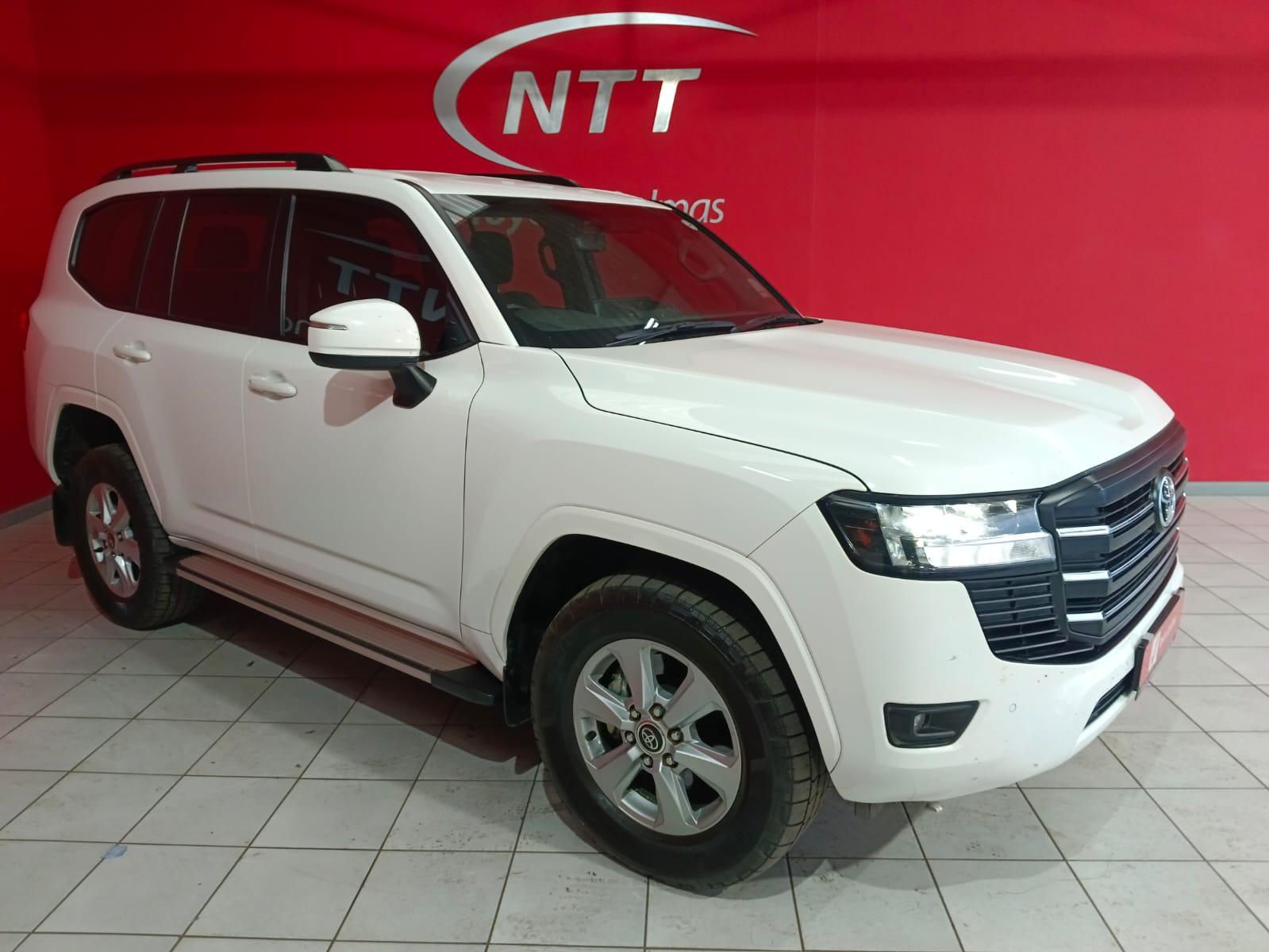 TOYOTA LANDCRUISER 300 V6 3.3D GX-R for Sale in South Africa