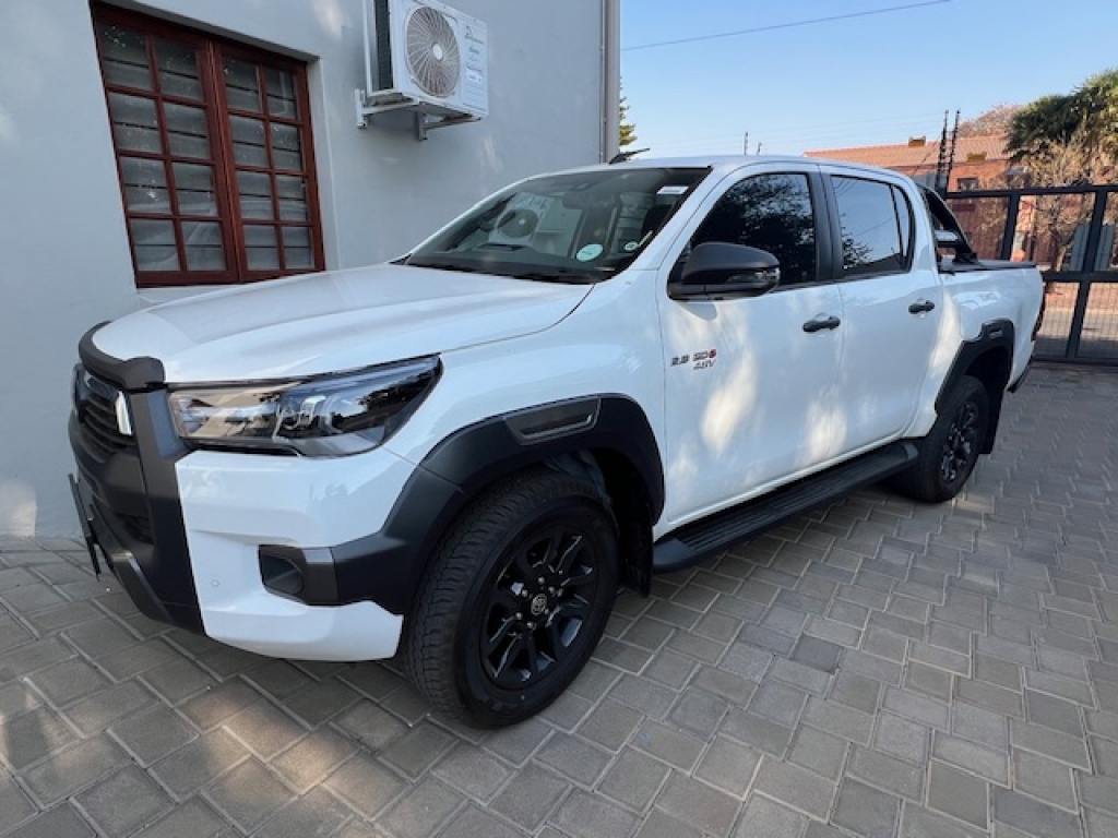 TOYOTA HILUX 2.8 GD-6 RB LEGEND A/T P/U D/C (MHEV) for Sale in South Africa