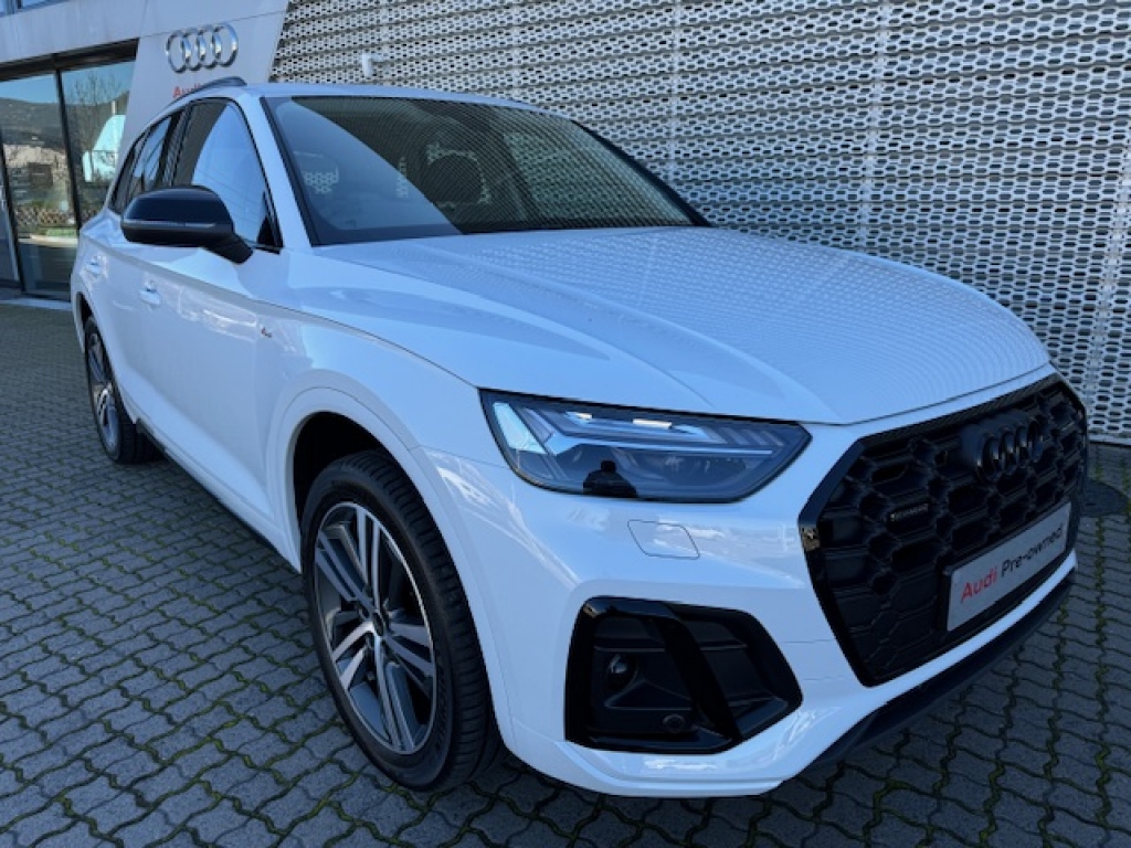 AUDI Q5 40 TDI QUATTRO STRONIC BLACK EDITION for Sale in South Africa