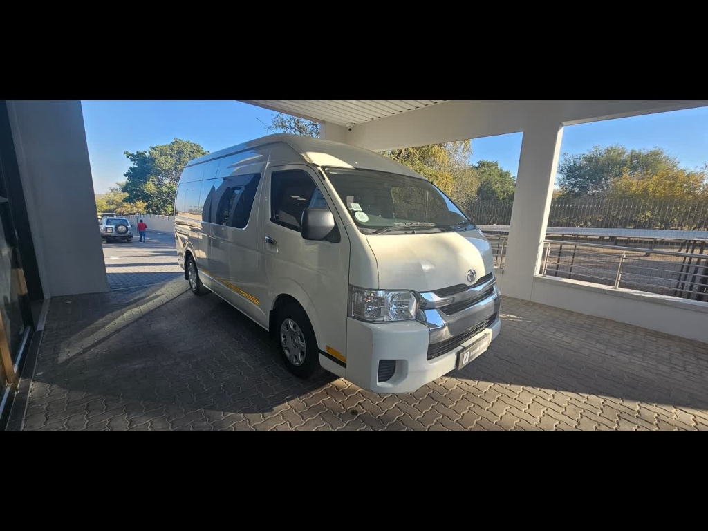 TOYOTA QUANTUM HIACE 2.5 D-4D 14 SEAT for Sale in South Africa