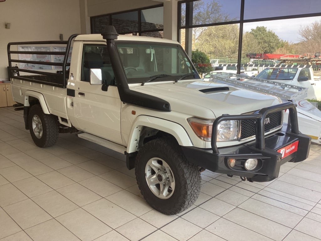 TOYOTA LAND CRUISER 79 4.5D 70TH ED P/U S/C for Sale in South Africa