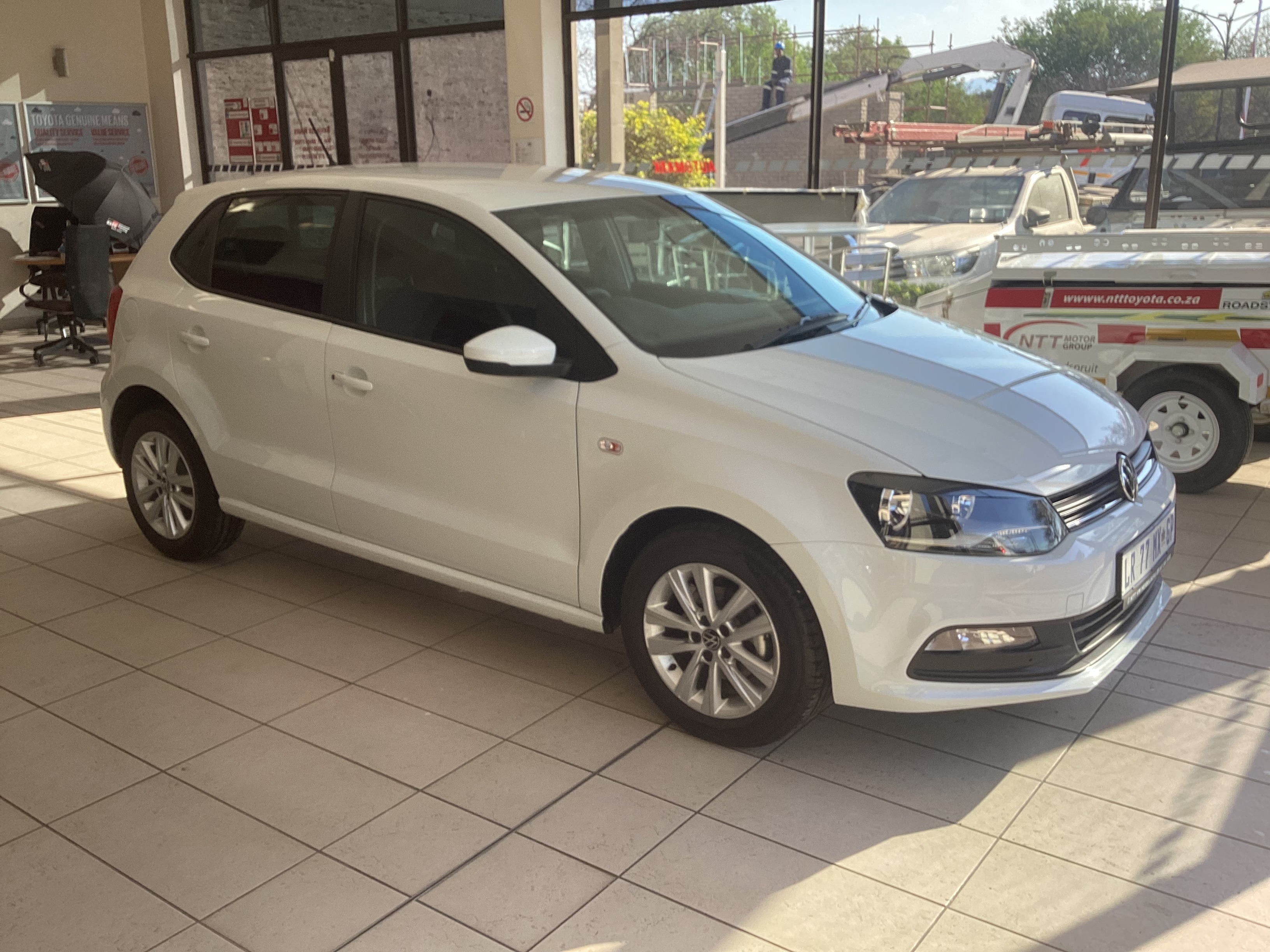 VOLKSWAGEN POLO VIVO 1.4 COMFORTLINE for Sale in South Africa