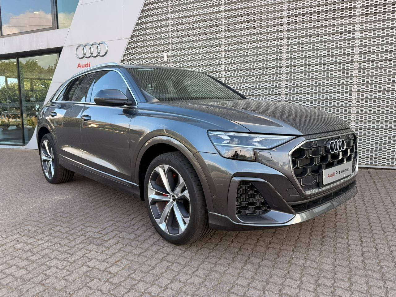 AUDI Q8 55TFSI QUATTRO TIP PLATINUM EDITION for Sale in South Africa