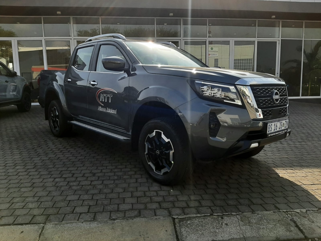 NISSAN NAVARA 2.5DDTI LE A/T D/C P/U for Sale in South Africa