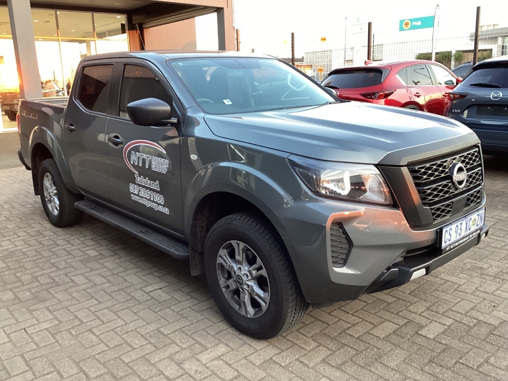 NISSAN NAVARA 2.5DDTI SE PLUS  for Sale in South Africa