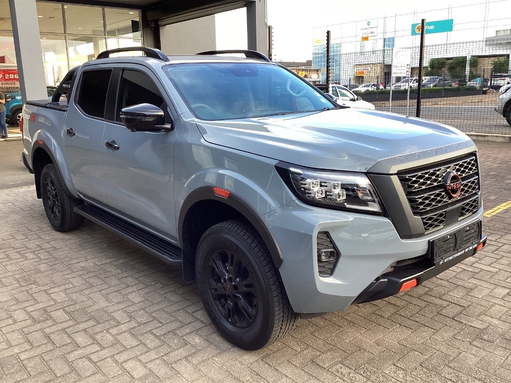 NISSAN NAVARA 2.5DDTI PRO-4X 4X4  for Sale in South Africa