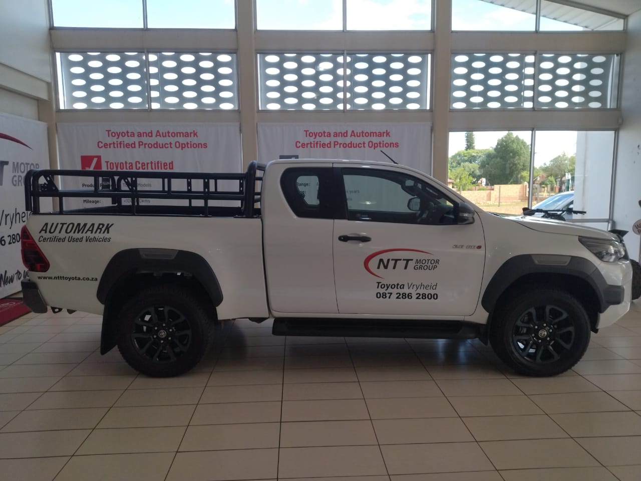 Toyota HIlux 2.8 GD-6 RB Legend Extra Cab Auto 4x4 for sale - R 787 200 ...