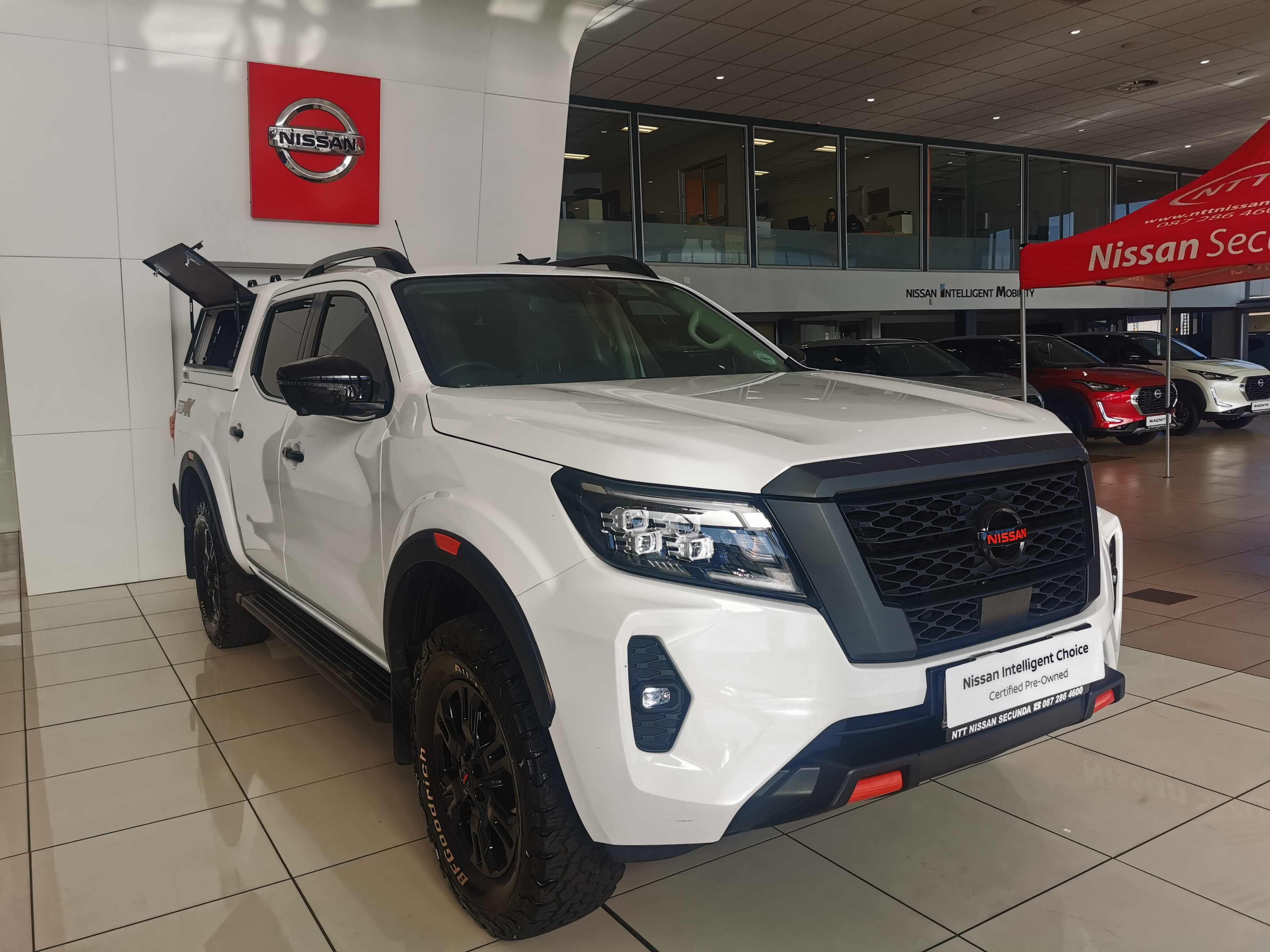 NISSAN NAVARA 2.5DDTI PRO-4X 4X4 A/T D/C P/U for Sale in South Africa