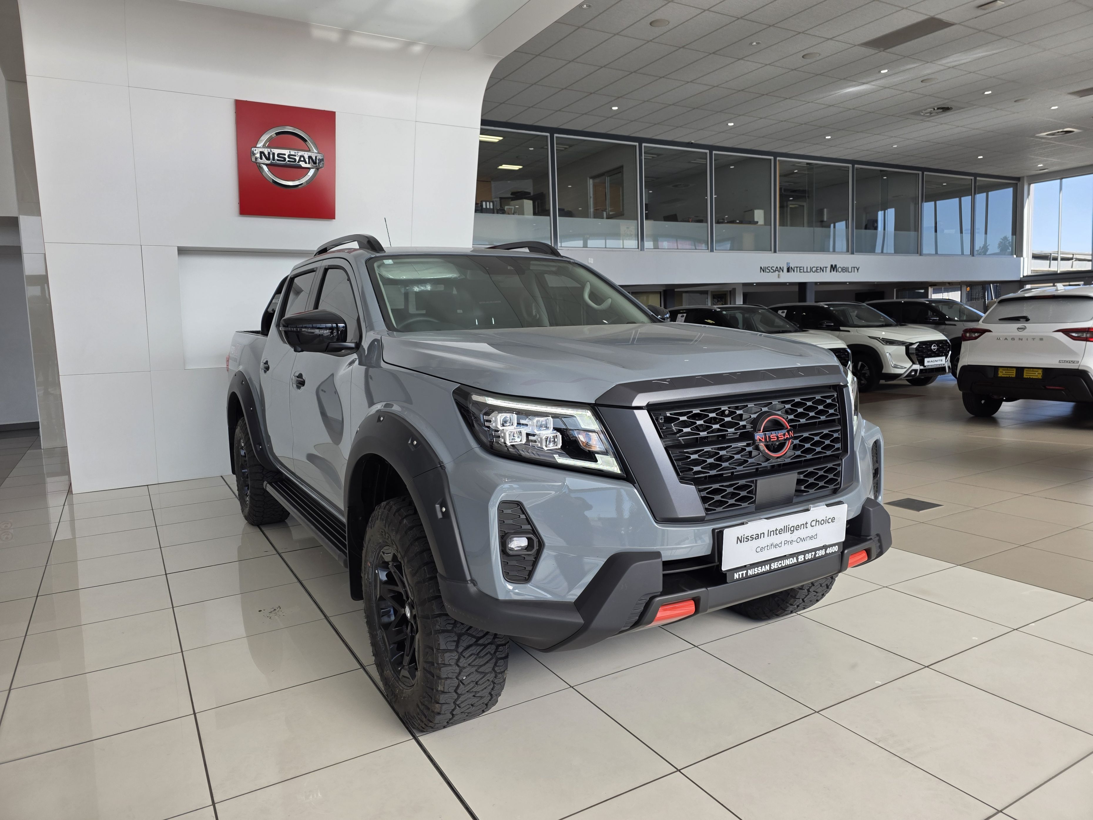 NISSAN NAVARA 2.5DDTI PRO-4X WARRIOR 4X4  for Sale in South Africa