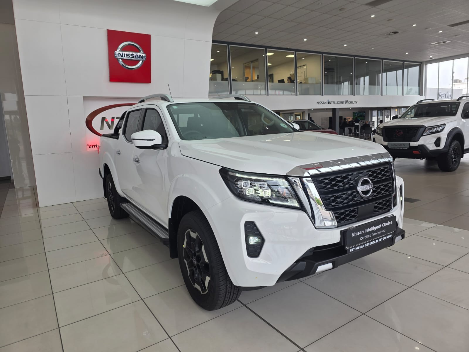 NISSAN NAVARA 2.5D LE 4X2 AT  for Sale in South Africa