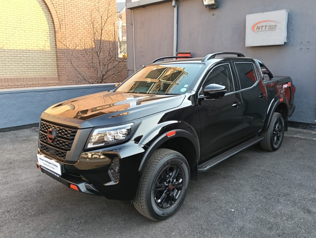 NISSAN NAVARA 2.5DDTI PRO-4X 4X4 A/T D/C P/U for Sale in South Africa