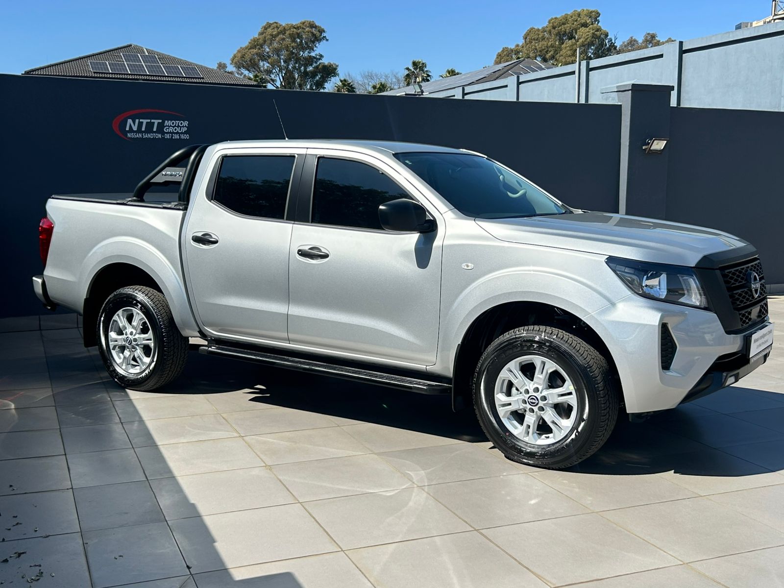 NISSAN NAVARA 2.5DDTI SE PLUS  for Sale in South Africa
