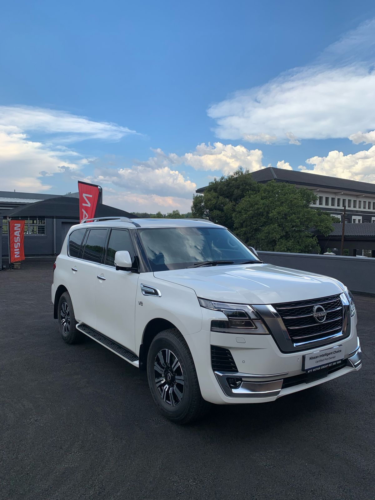 NISSAN PATROL 5.6 V8 LE PREMIUM for Sale in South Africa