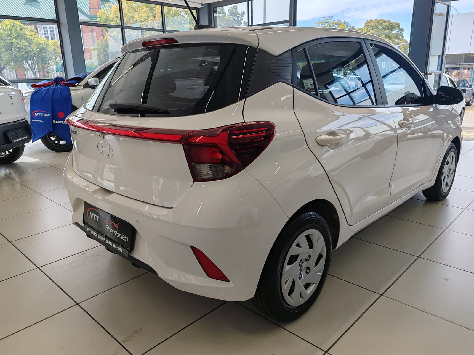 Used car gallery