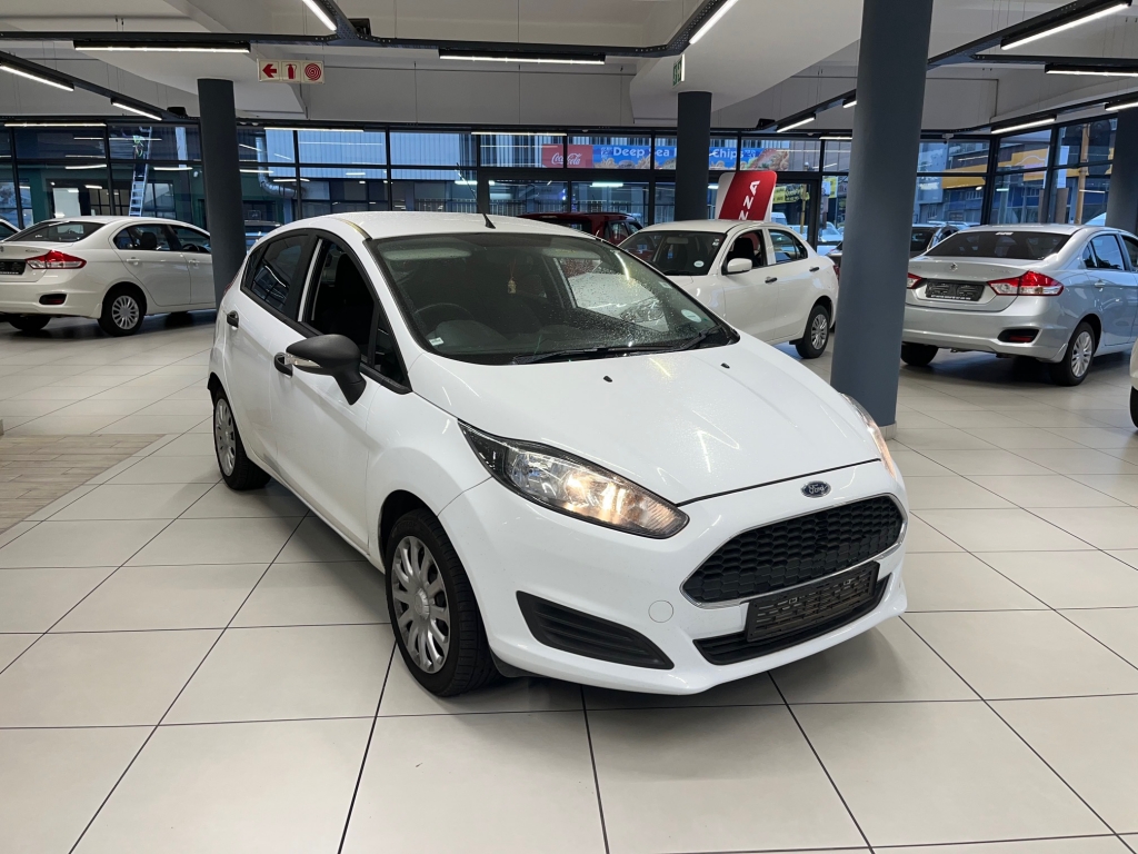 FORD FIESTA 1.4 AMBIENTE 5 Dr