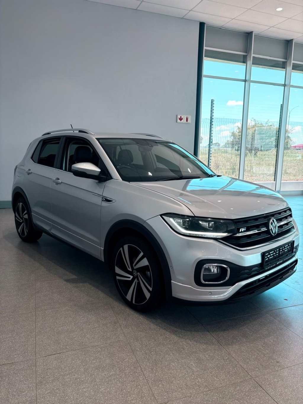 VOLKSWAGEN T-CROSS 1.5 TSI R-LINE DSG for Sale in South Africa