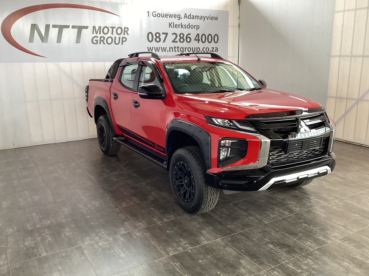 MITSUBISHI TRITON 2.4 Di-DC XTREME 4X4  for Sale in South Africa