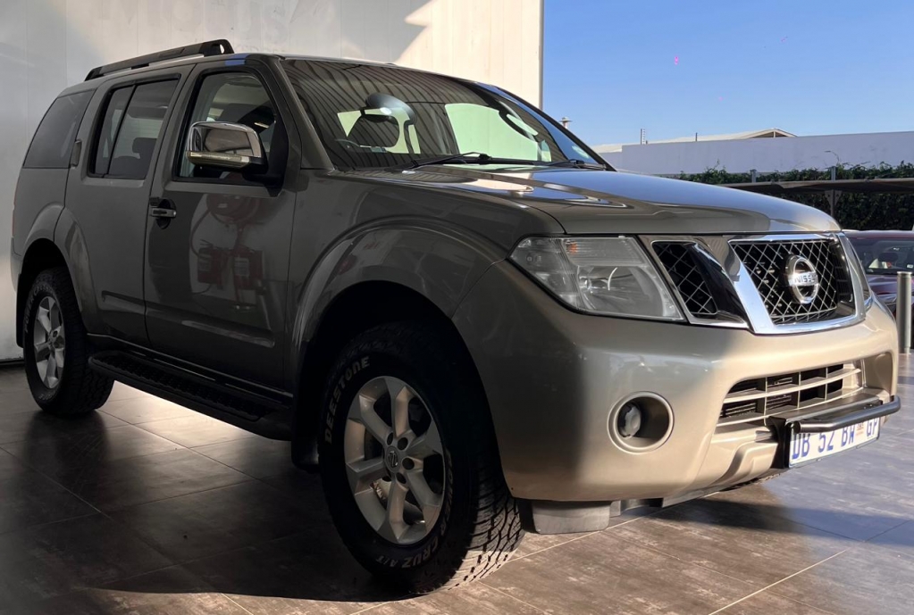 NISSAN PATHFINDER 2.5 dCi LE  for Sale in South Africa