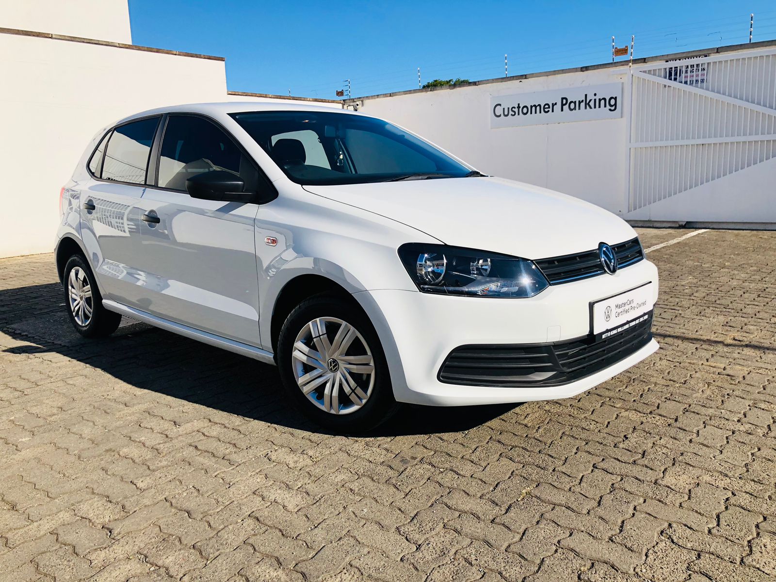 VOLKSWAGEN POLO VIVO 1.4 TRENDLINE (5DR) for Sale in South Africa