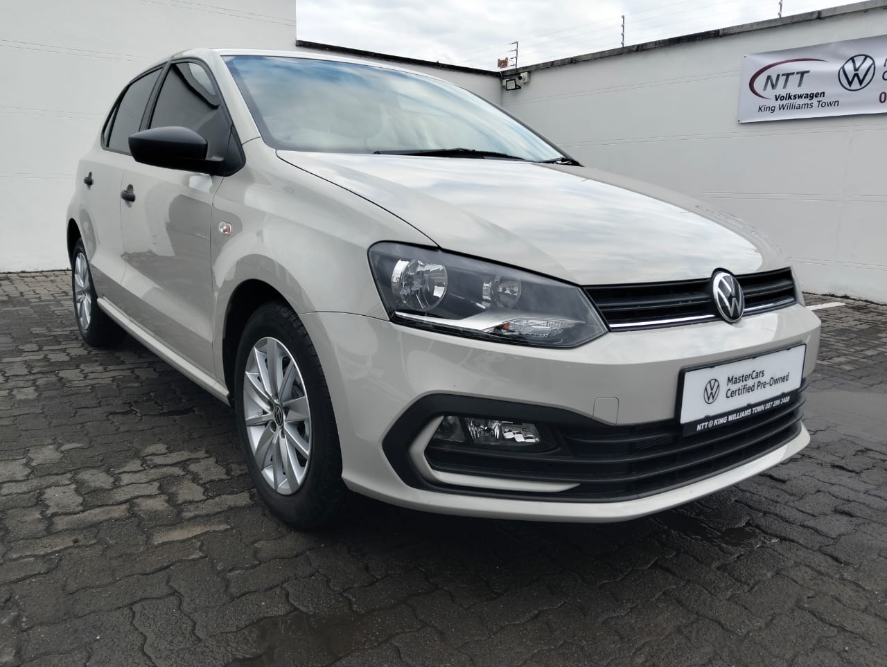 VOLKSWAGEN POLO VIVO 1.4 for Sale in South Africa