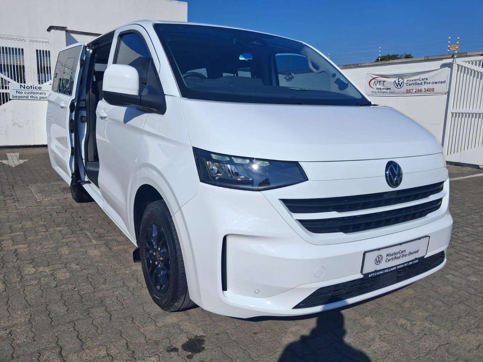 Volkswagen (VW) Transporter Kombi 2.0 TDi Basic Auto (125kW) for