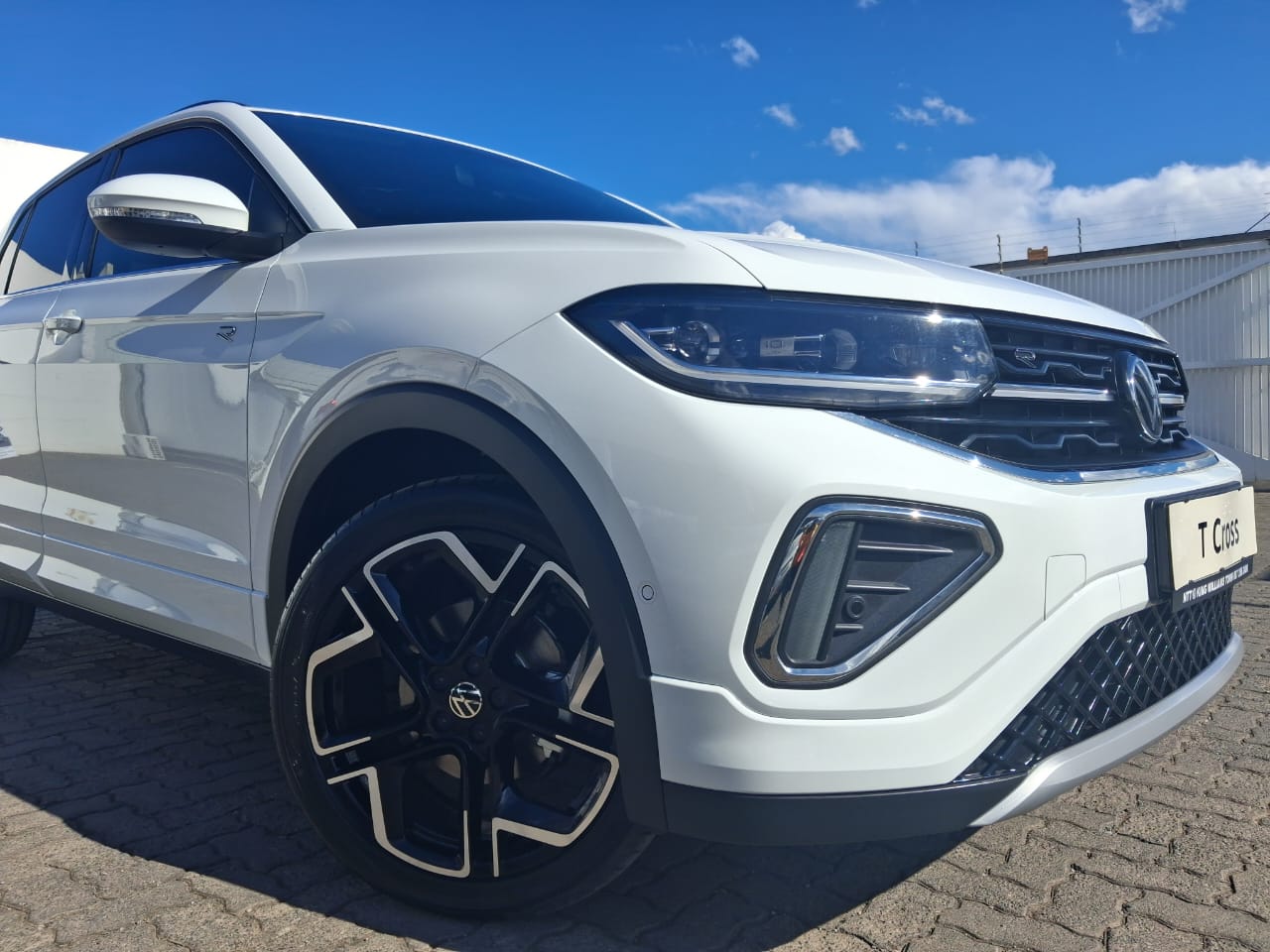 VOLKSWAGEN T-CROSS 1.0 TSI R-LINE DSG for Sale in South Africa