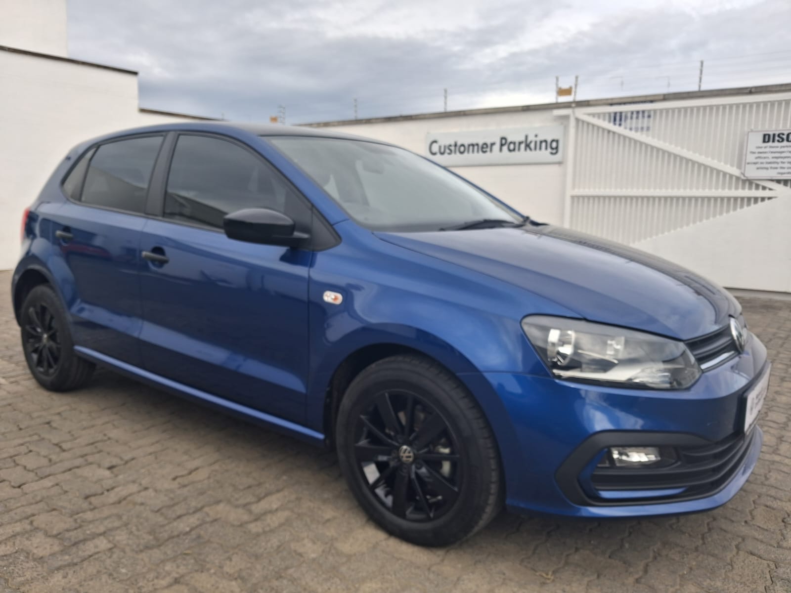 VOLKSWAGEN POLO VIVO 1.4 for Sale in South Africa
