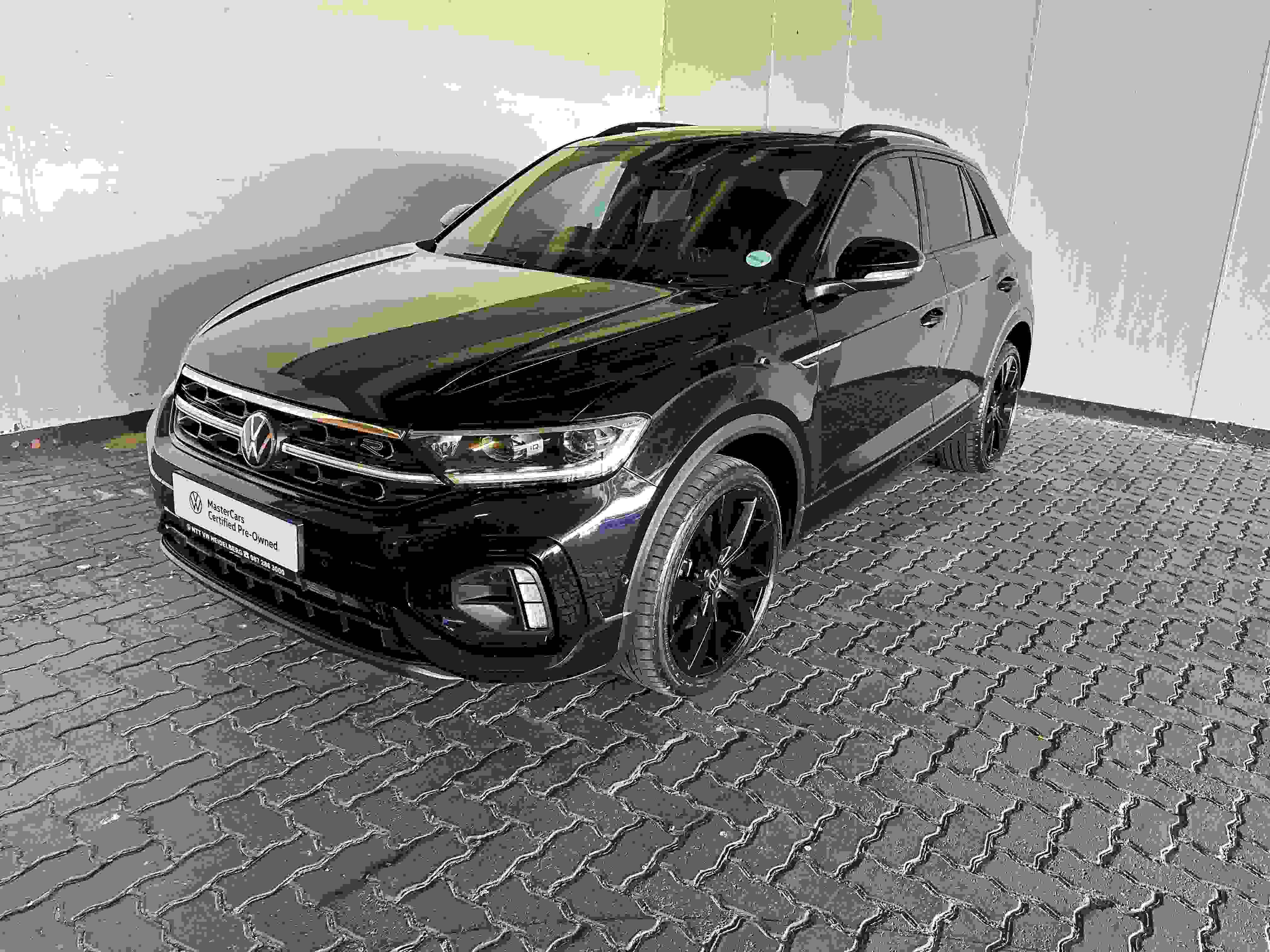 VOLKSWAGEN T-ROC 2.0 TSI 4M R-LINE DSG for Sale in South Africa