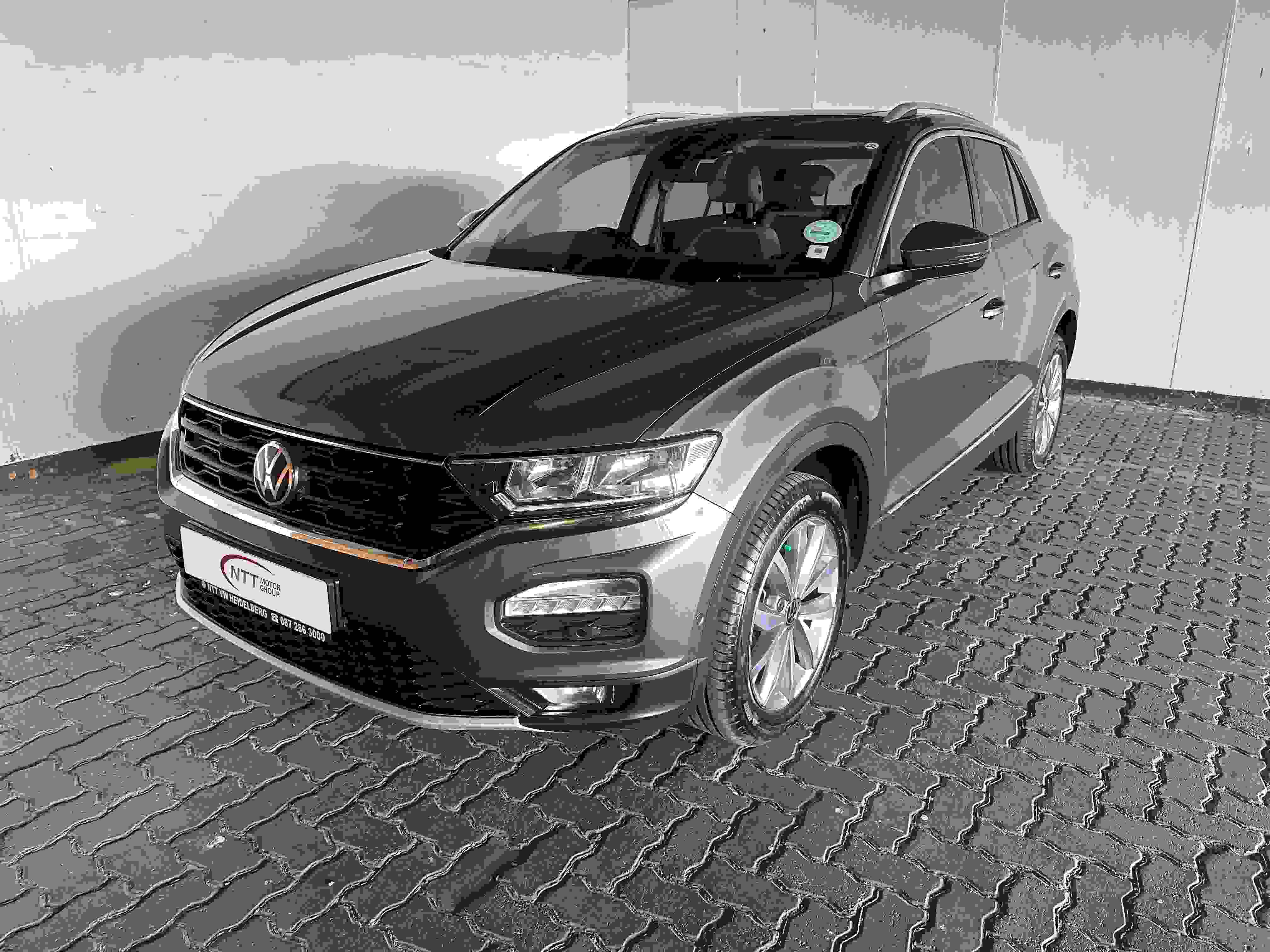 VOLKSWAGEN T-ROC 1.4 TSI DESIGN TIPTRONIC for Sale in South Africa