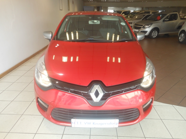 RENAULT CLIO IV 900 T EXPRESSION 5 for Sale in South Africa