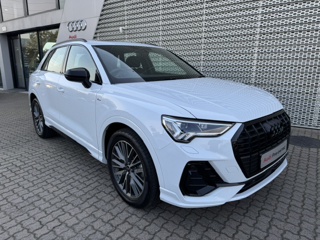 AUDI Q3 35 TFSI STRONIC BLACK EDITION for Sale in South Africa