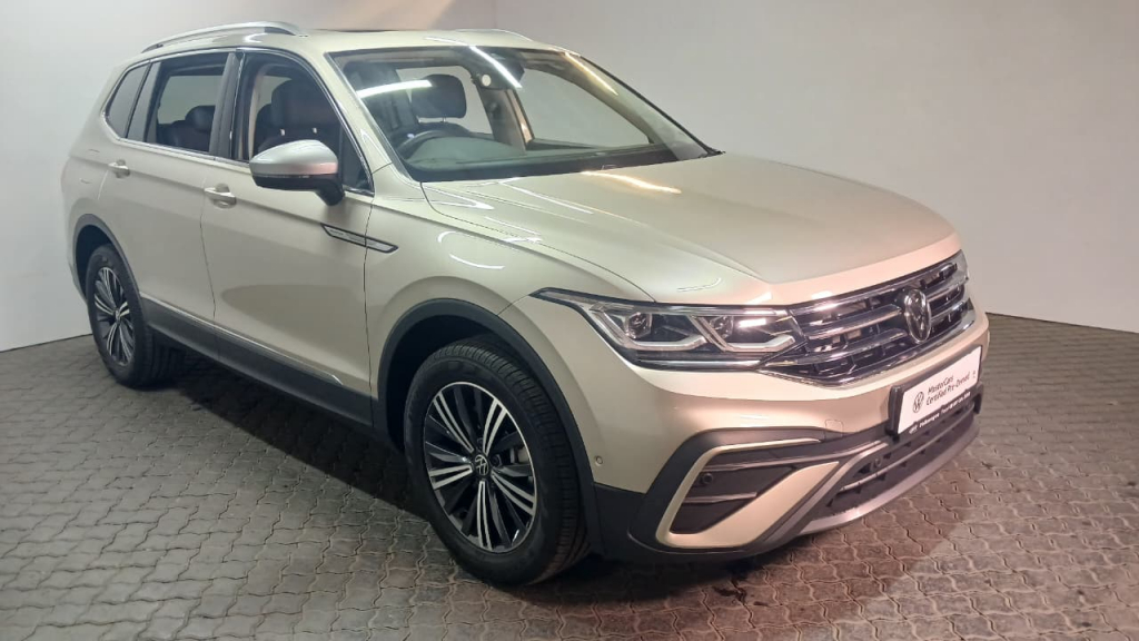 VOLKSWAGEN TIGUAN ALLSPACE 2.0 TSI STYLE 4MOT DSG for Sale in South Africa